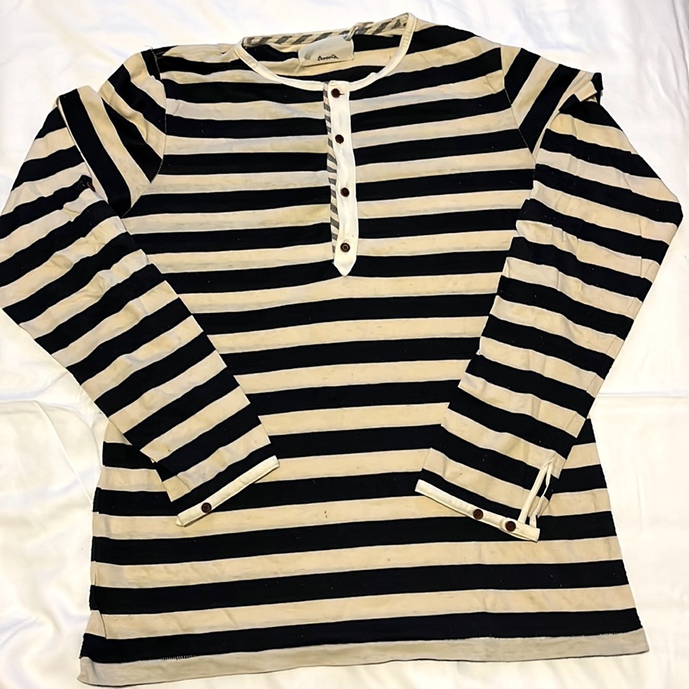 L/S tee crew neck Henley with adjustable sleeves Size small